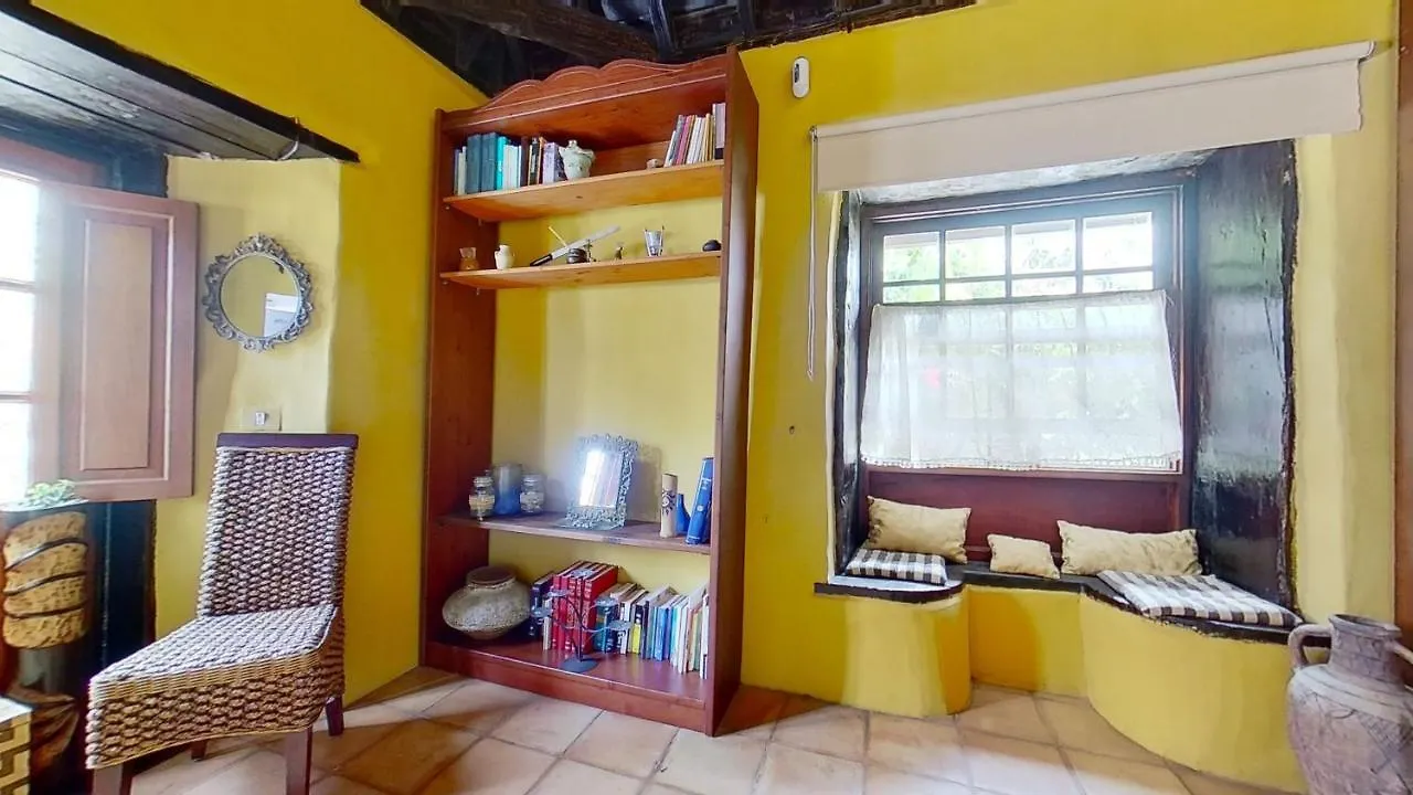 Remarkable 4-Bed Villa La Laguna  Spain