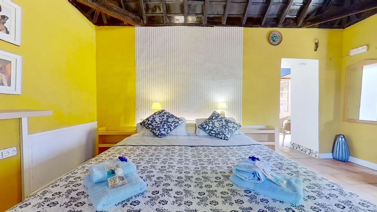 Remarkable 4-Bed Villa La Laguna