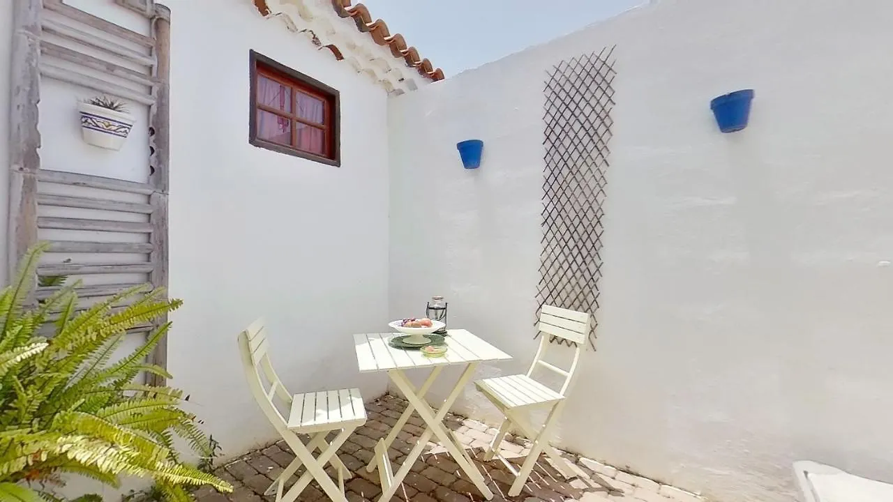 Remarkable 4-Bed Villa La Laguna  0*, La Laguna (Tenerife)