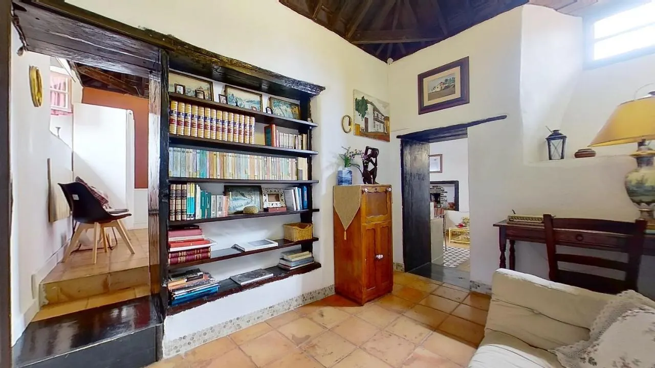 Remarkable 4-Bed Villa La Laguna  Spain