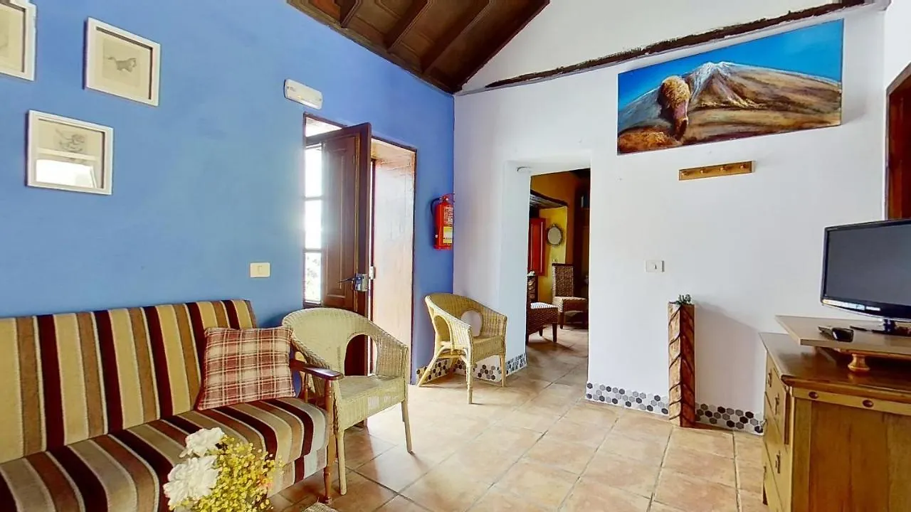 Remarkable 4-Bed Villa La Laguna  La Laguna (Tenerife)