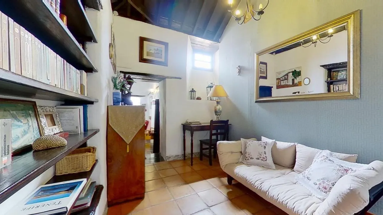 Remarkable 4-Bed Villa La Laguna