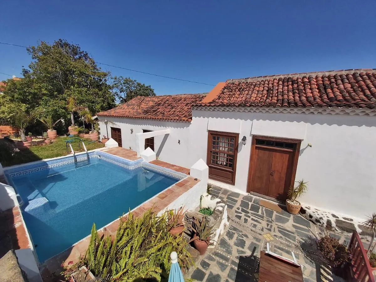 Remarkable 4-Bed Villa La Laguna