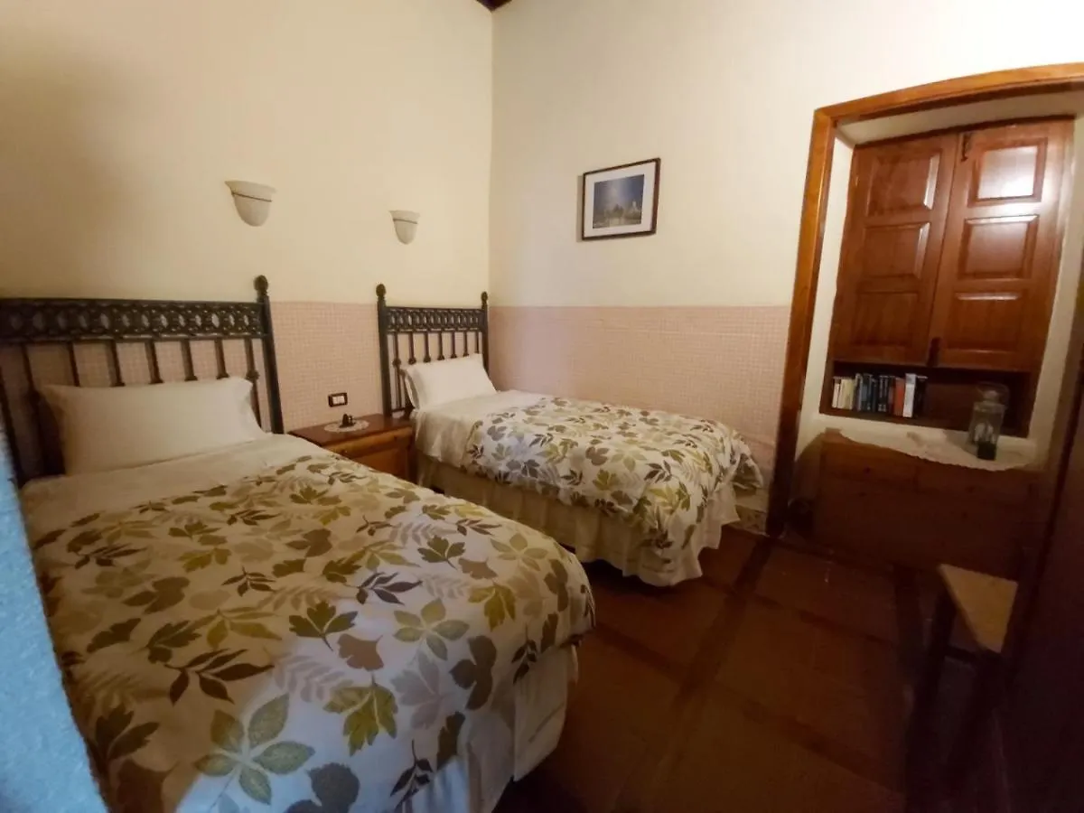 Remarkable 4-Bed Villa La Laguna  0*, La Laguna (Tenerife)