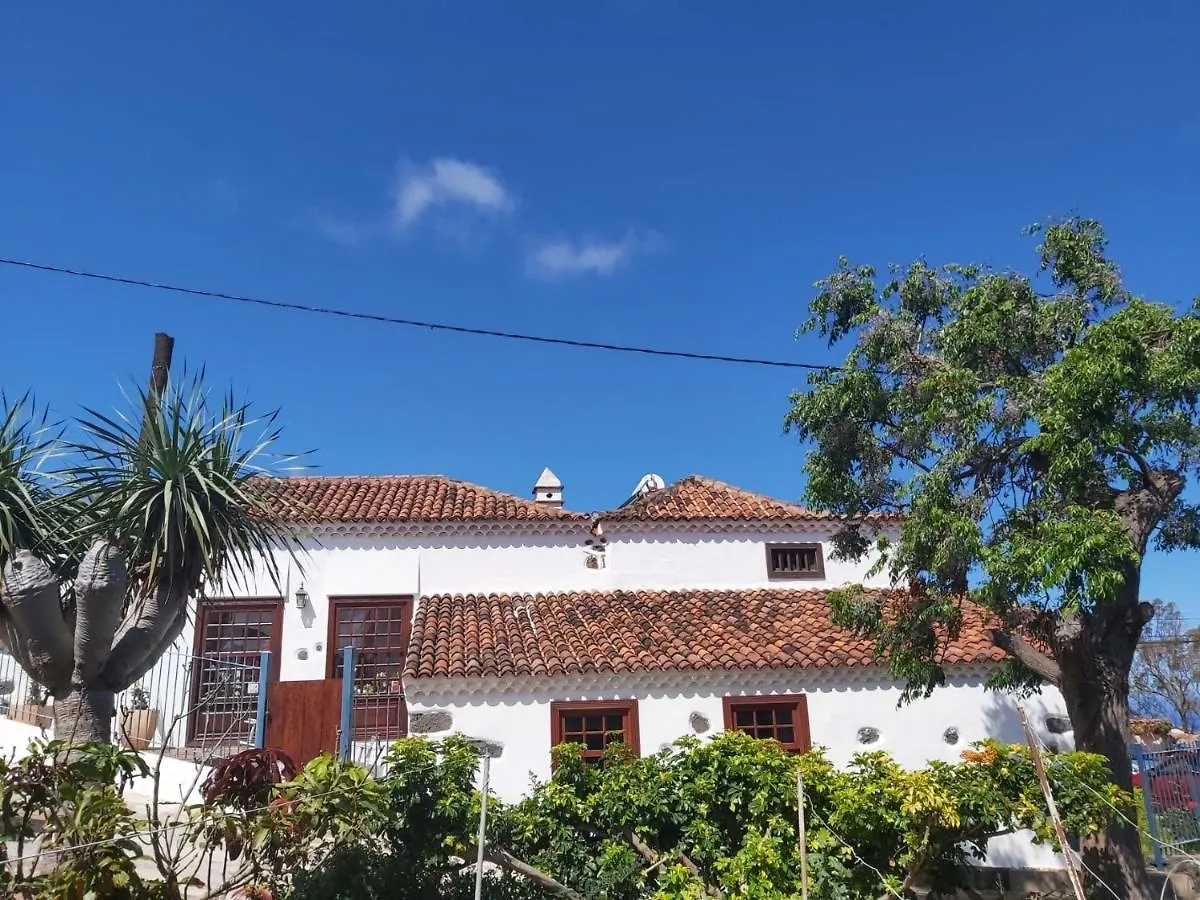 Remarkable 4-Bed Villa La Laguna