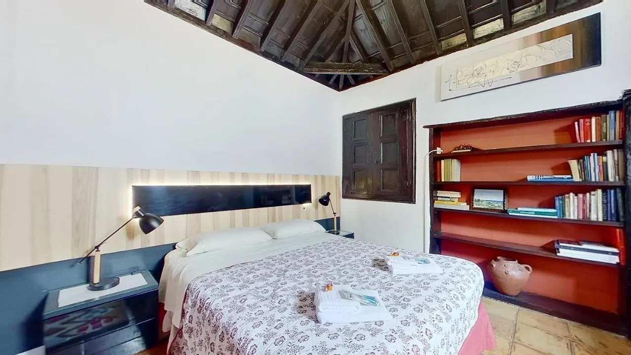 Remarkable 4-Bed Villa La Laguna