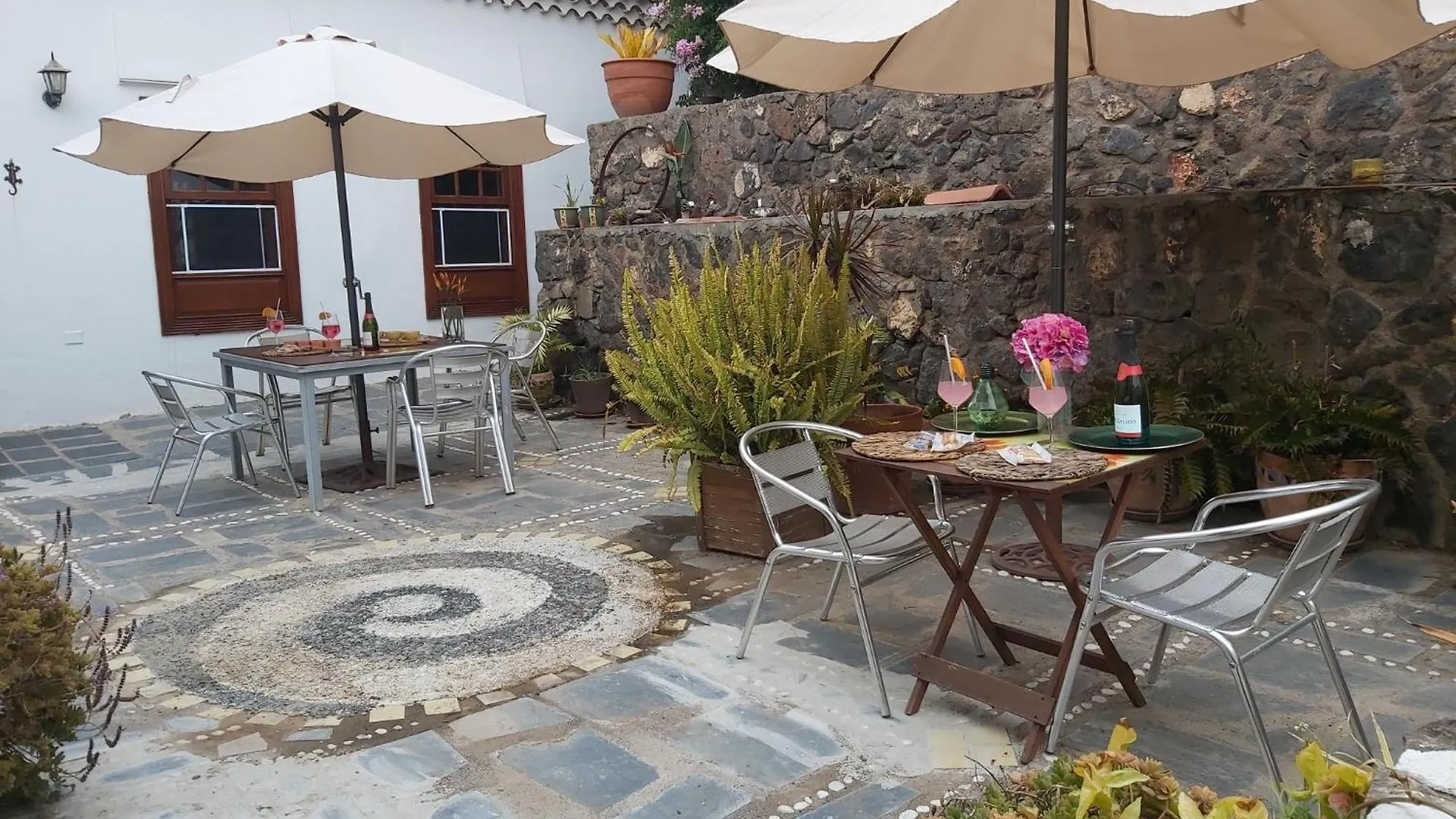 Remarkable 4-Bed Villa La Laguna  La Laguna (Tenerife)